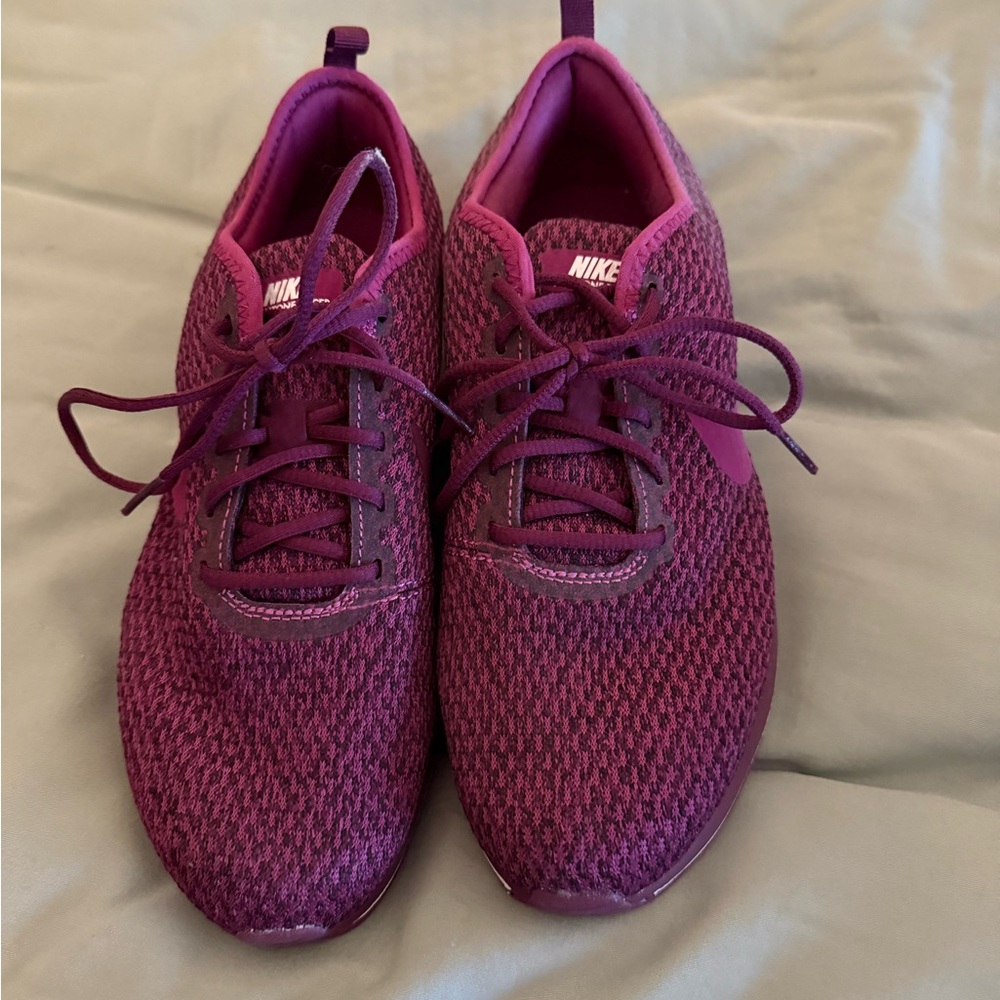Nike Women's Magenta Athletic Shoes